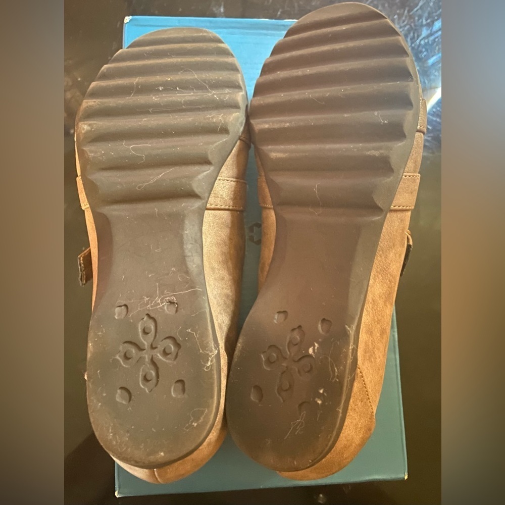 Cliffs Shoes - Picture 4 of 4